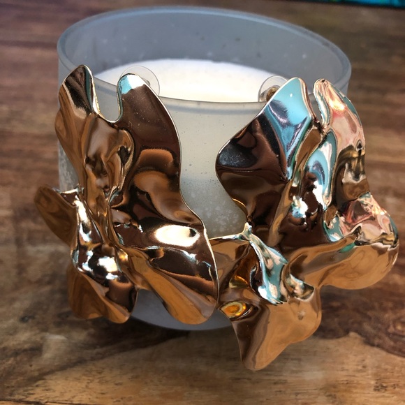 Extra large Gold Statement earrings. Abstract Modern frozen in time liquid gold - Picture 4 of 5